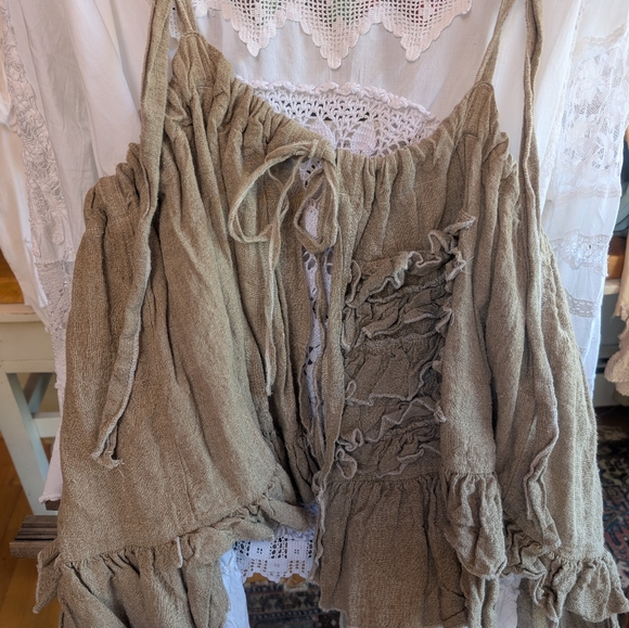 💥SOLD💥Magnolia Pearl Linen Apron - Picture 7 of 9